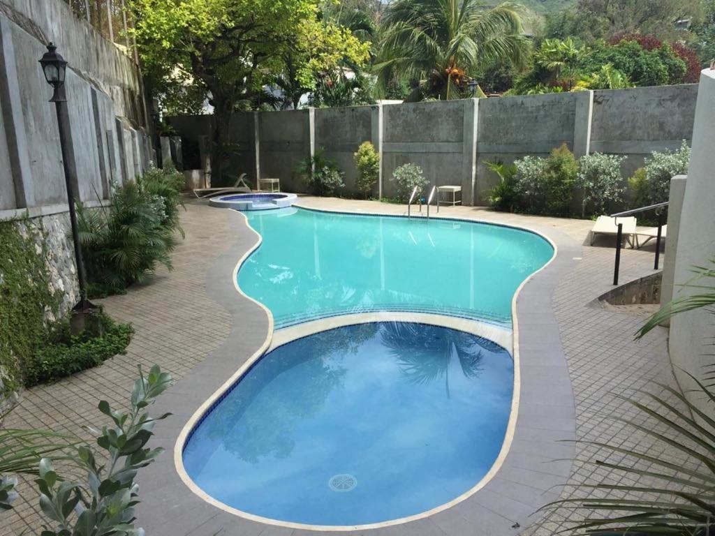Apartment Apple One Banawa Heights